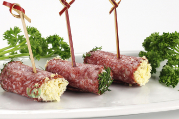 Мини закуска - рулетик из колбасы с/к,  с начинкой из сырного крема и огурца с яйцом и зеленью