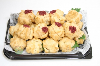 Ассорти профитролей с муссами из гусиной и куриной печени и индейки